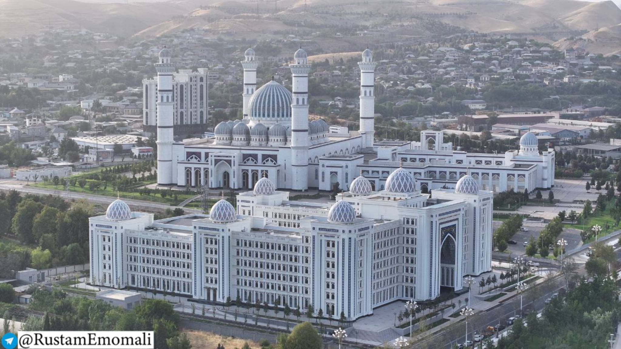 ТАЪМИНИ ОЗОДИИ ВИҶДОН ВА ЭЪТИҚОДИ ДИНӢ ДАР ҶУМҲУРИИ ТОҶИКИСТОН