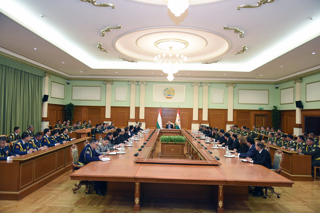 Таъиноти кадрӣ