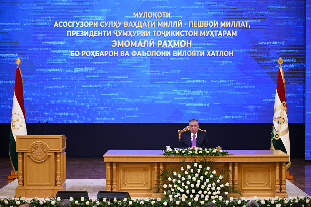 Мулоқот бо роҳбарон ва фаъолони вилояти Хатлон дар ноҳияи Данғара