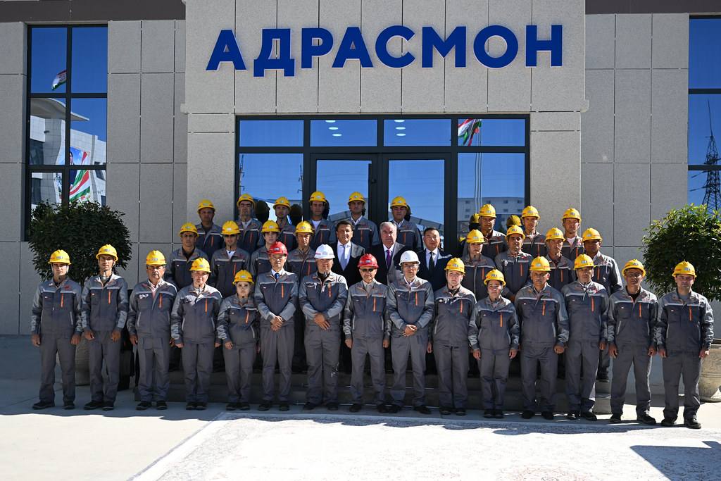 Ифтитоҳи корхонаи азими саноатии маъдантозакунии Адрасмон дар шаҳри Гулистон баъди аз фаъолият боз мондан